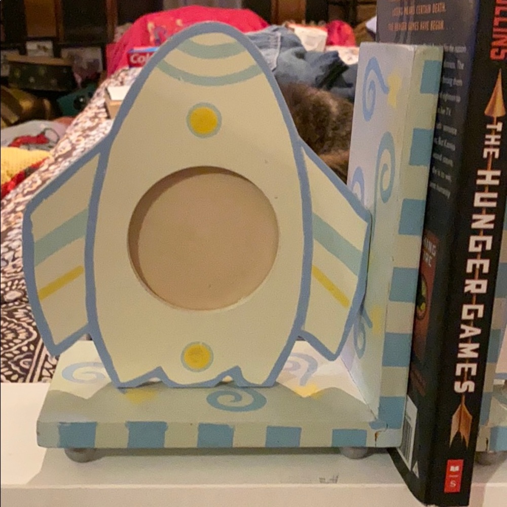 Book holder picture frames - Picture 3 of 3